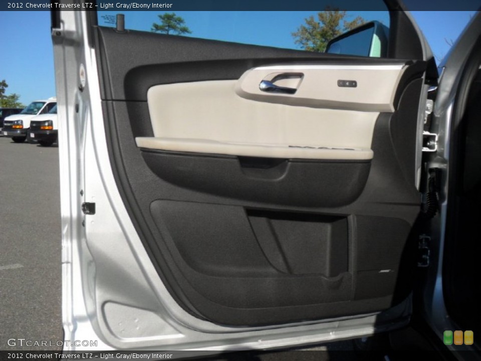 Light Gray/Ebony Interior Door Panel for the 2012 Chevrolet Traverse LTZ #55610818