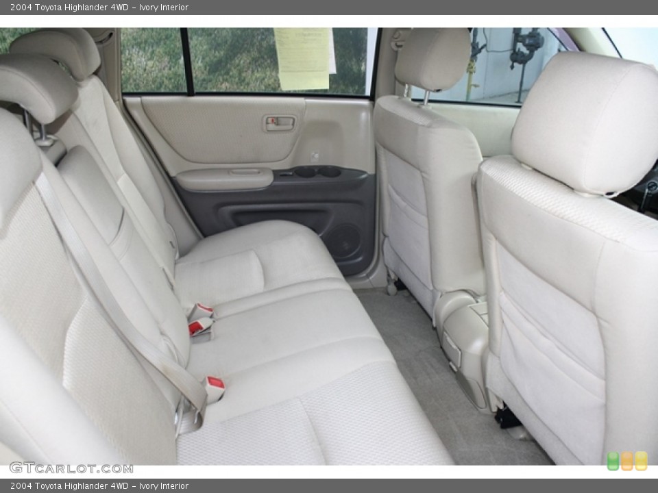 Ivory Interior Photo for the 2004 Toyota Highlander 4WD #55611256