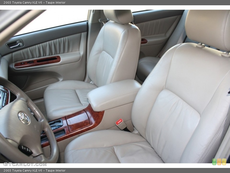 Taupe Interior Photo for the 2003 Toyota Camry XLE V6 #55620732