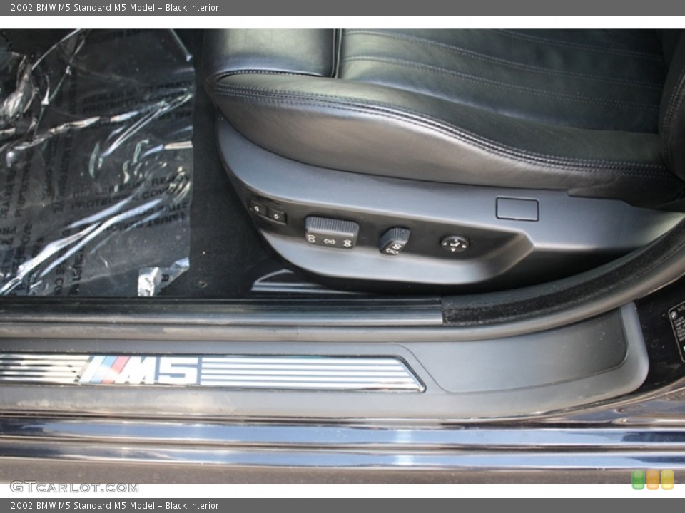Black Interior Controls for the 2002 BMW M5  #55620864
