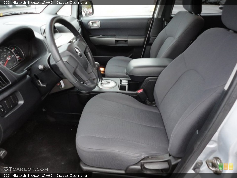Charcoal Gray Interior Photo for the 2004 Mitsubishi Endeavor LS AWD #55623059