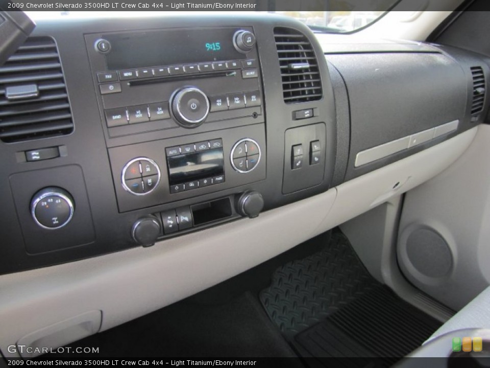 Light Titanium/Ebony Interior Controls for the 2009 Chevrolet Silverado 3500HD LT Crew Cab 4x4 #55625505