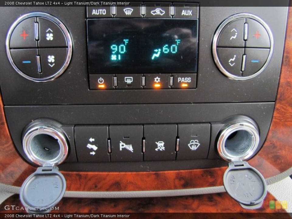 Light Titanium/Dark Titanium Interior Controls for the 2008 Chevrolet Tahoe LTZ 4x4 #55625828
