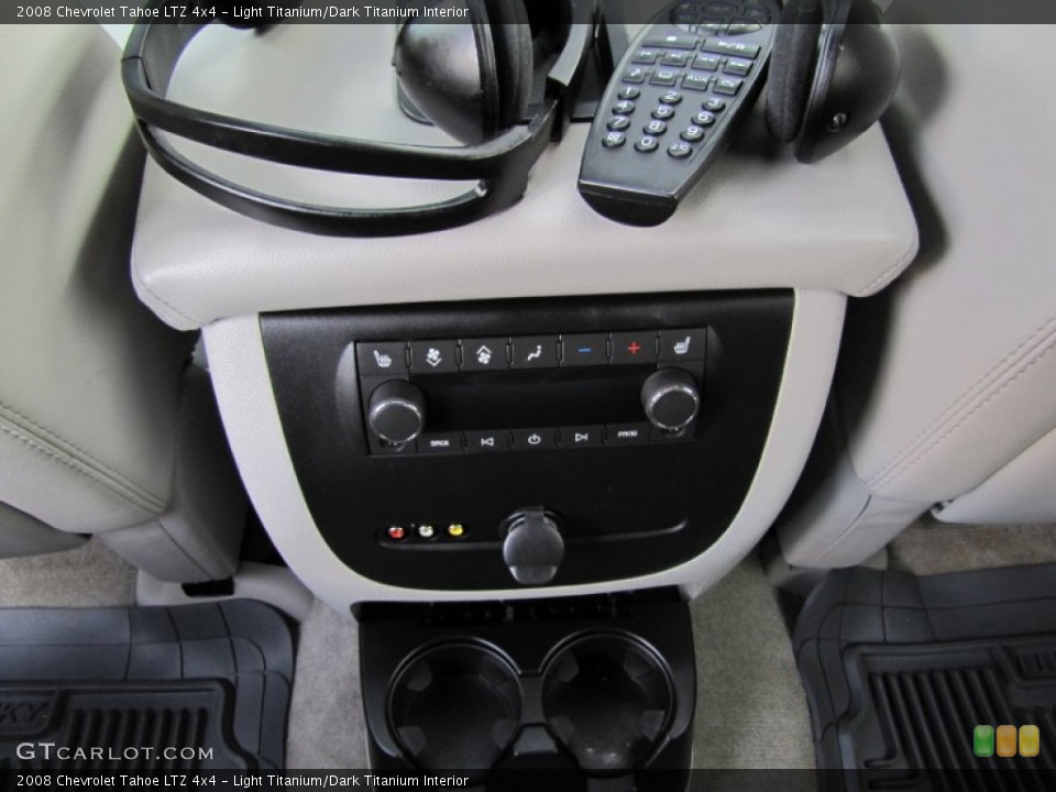 Light Titanium/Dark Titanium Interior Controls for the 2008 Chevrolet Tahoe LTZ 4x4 #55625900