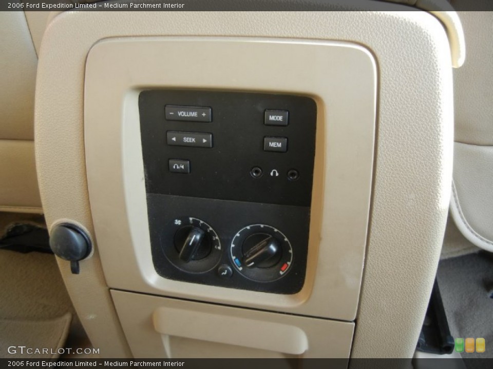 Medium Parchment Interior Controls for the 2006 Ford Expedition Limited #55636314