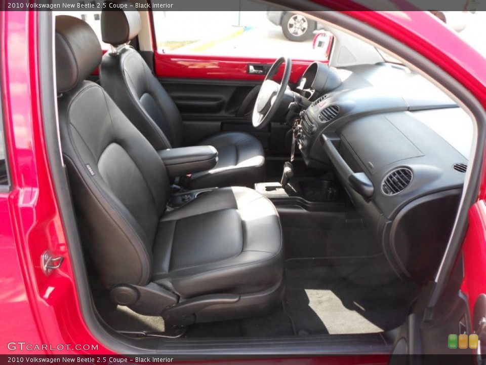 Black Interior Photo for the 2010 Volkswagen New Beetle 2.5 Coupe #55637084