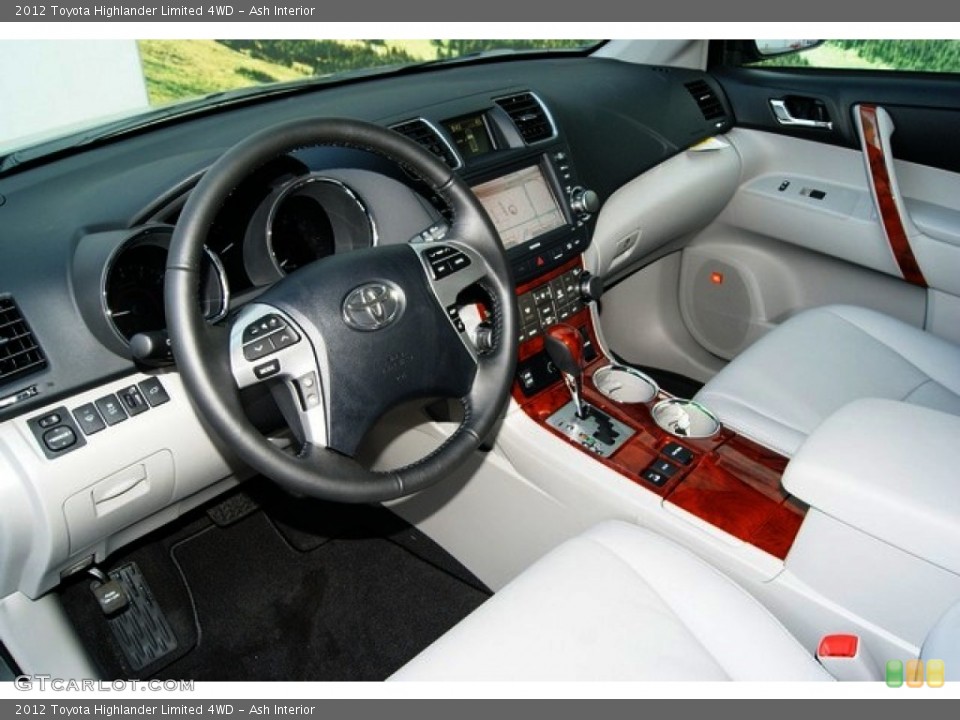 Ash Interior Photo for the 2012 Toyota Highlander Limited 4WD #55644359