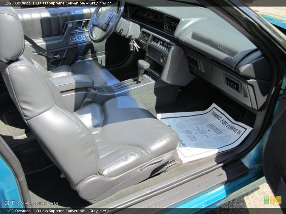 Gray Interior Photo for the 1993 Oldsmobile Cutlass Supreme Convertible #55670998
