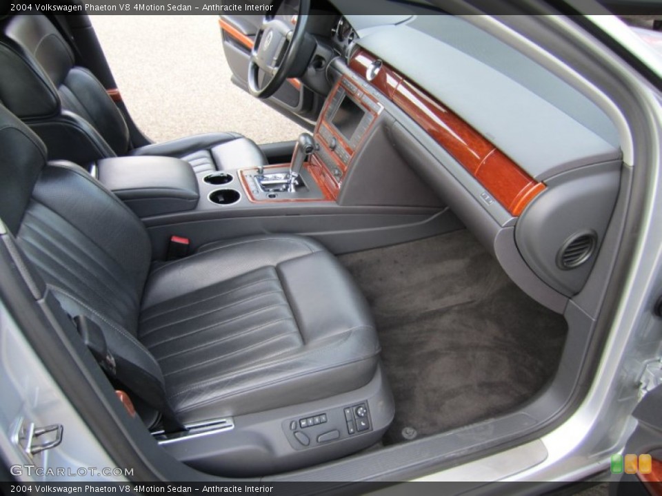 Anthracite Interior Photo for the 2004 Volkswagen Phaeton V8 4Motion Sedan #55675306