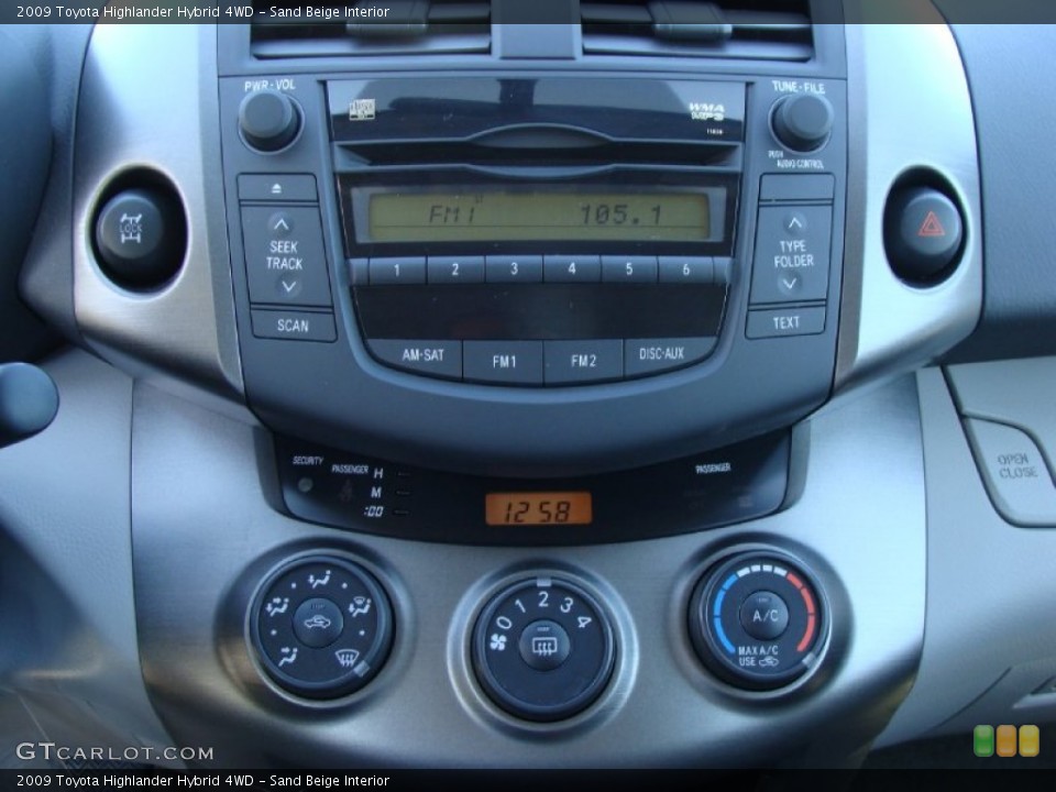 Sand Beige Interior Controls for the 2009 Toyota Highlander Hybrid 4WD #55679221