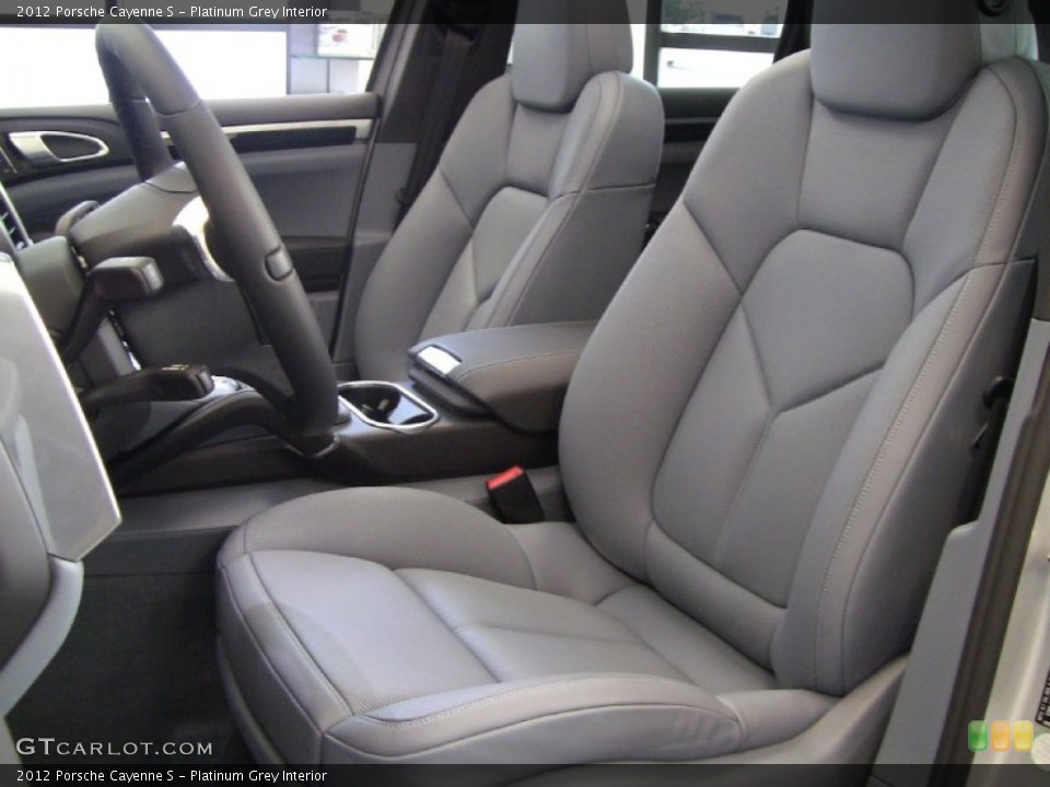 Platinum Grey Interior Photo for the 2012 Porsche Cayenne S #55685083
