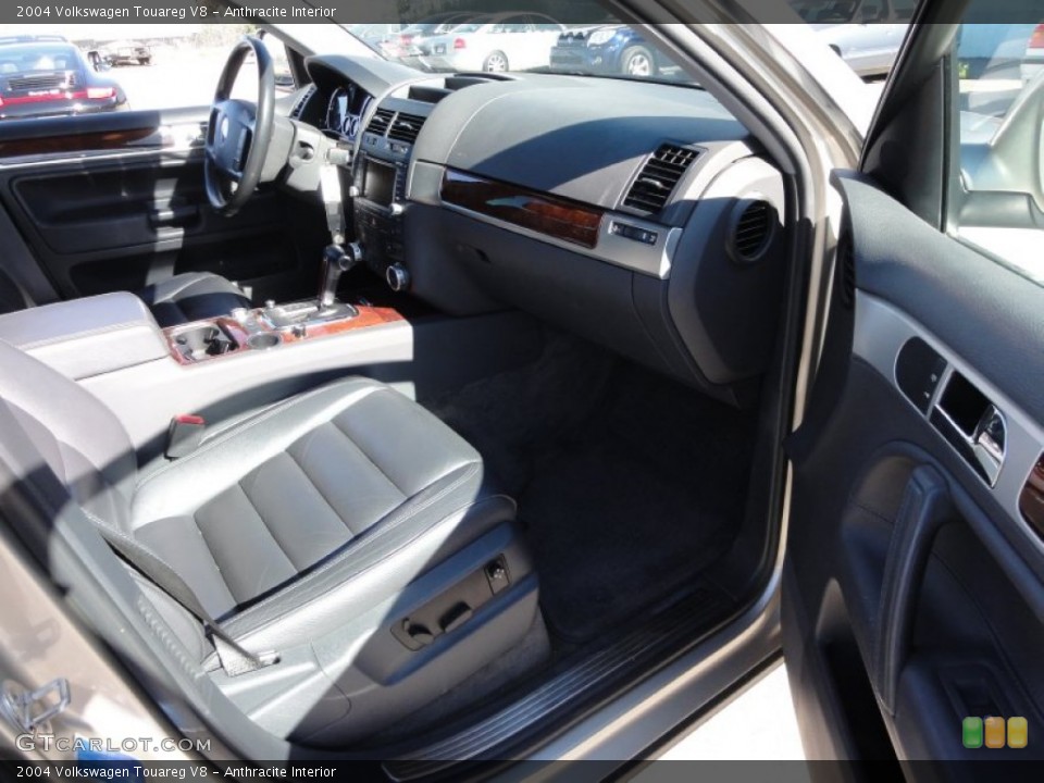 Anthracite Interior Photo for the 2004 Volkswagen Touareg V8 #55692064