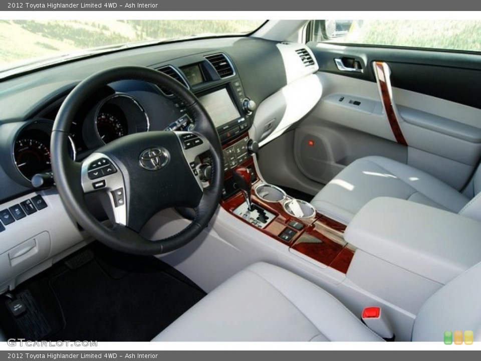 Ash Interior Photo for the 2012 Toyota Highlander Limited 4WD #55699418