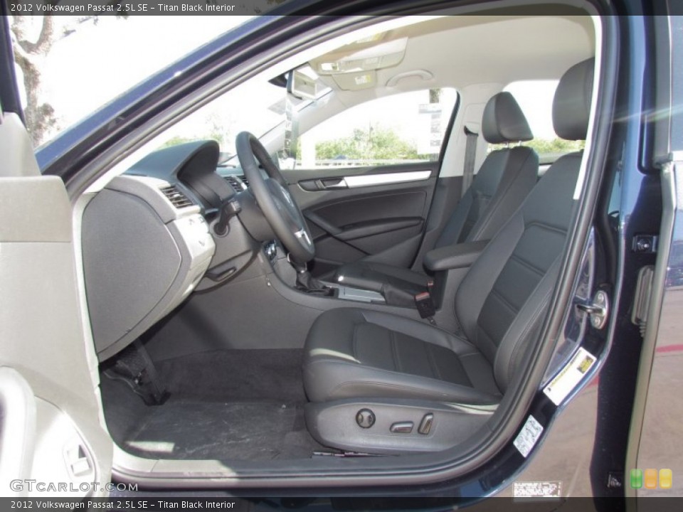 Titan Black Interior Photo for the 2012 Volkswagen Passat 2.5L SE #55710805