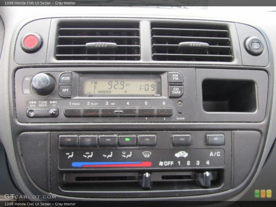 Gray Interior Controls for the 1998 Honda Civic LX Sedan #55714171