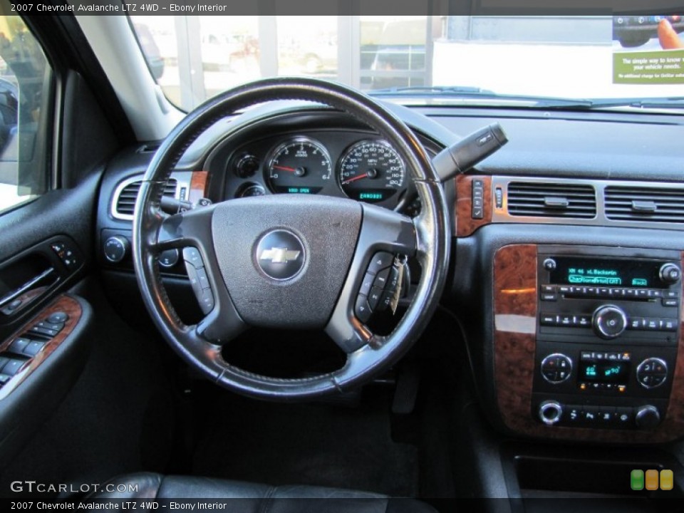 Ebony Interior Dashboard for the 2007 Chevrolet Avalanche LTZ 4WD #55744725