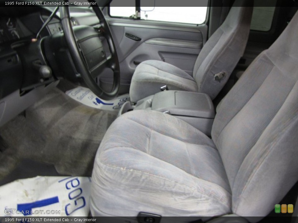 Gray Interior Photo for the 1995 Ford F150 XLT Extended Cab #55749993
