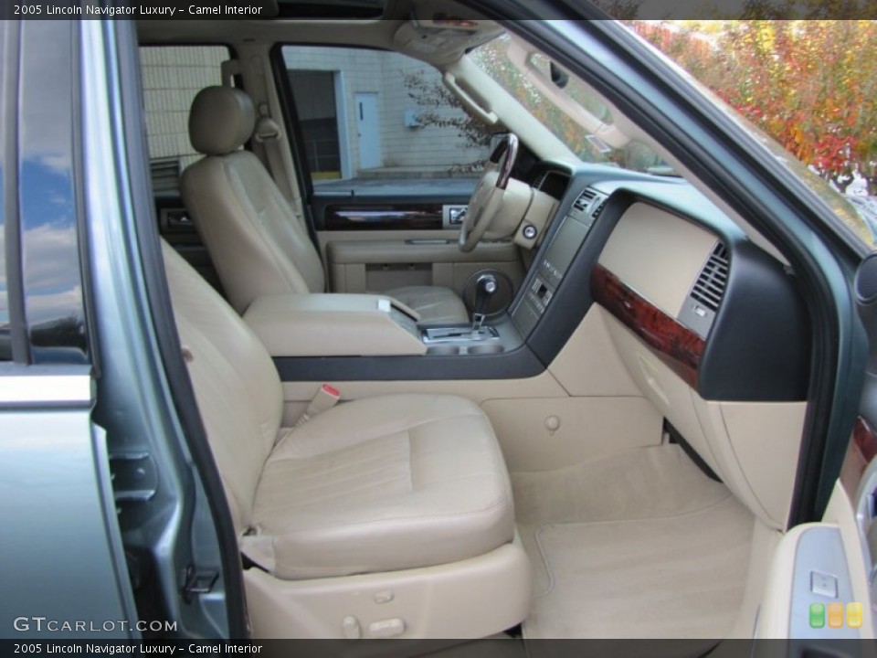 Camel Interior Photo for the 2005 Lincoln Navigator Luxury #55766502