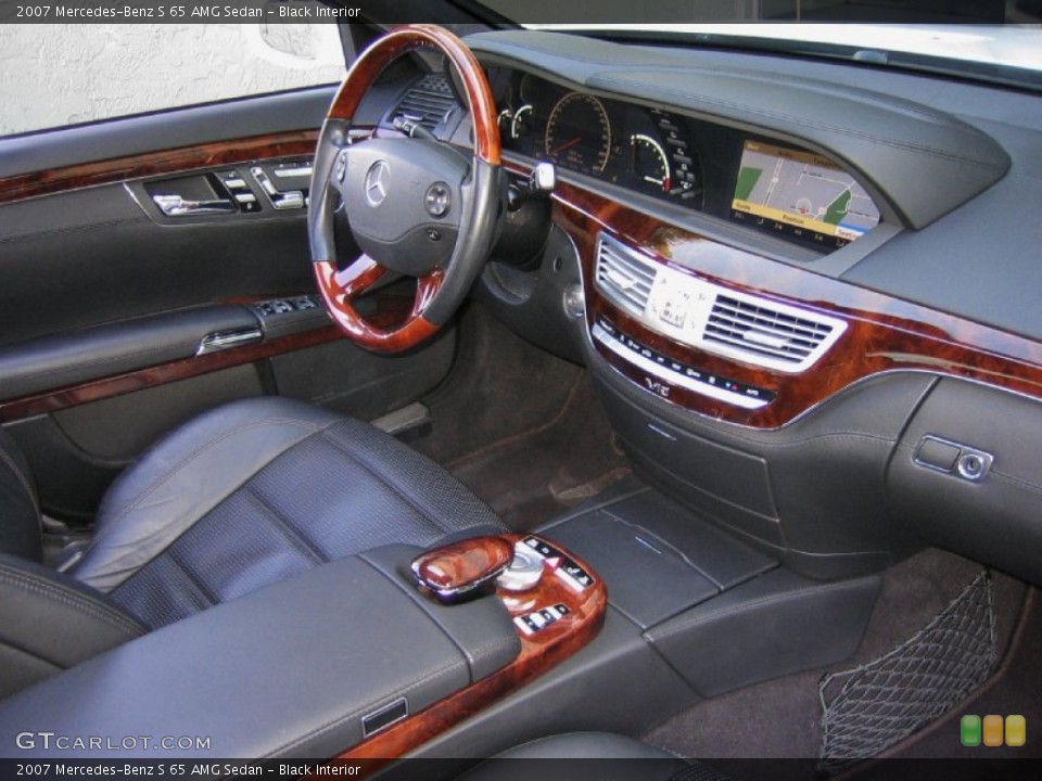 Black Interior Dashboard for the 2007 Mercedes-Benz S 65 AMG Sedan #55766840