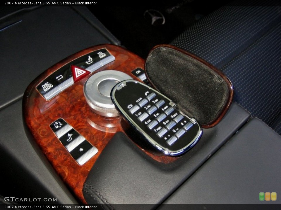 Black Interior Controls for the 2007 Mercedes-Benz S 65 AMG Sedan #55766911