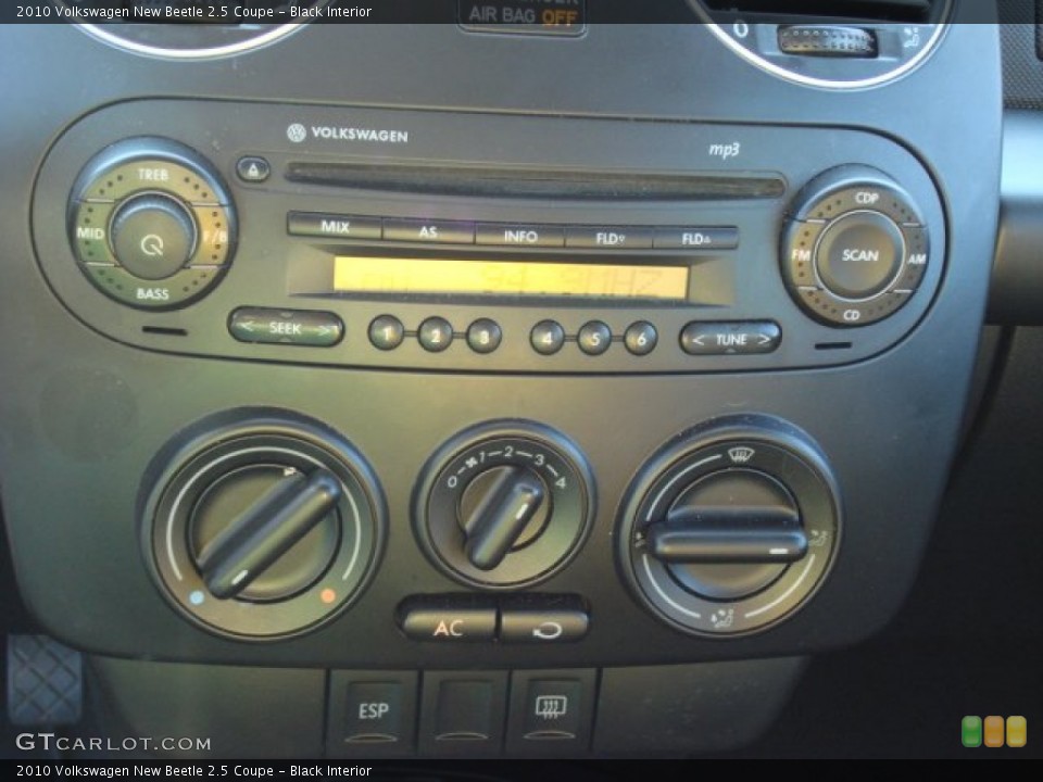 Black Interior Audio System for the 2010 Volkswagen New Beetle 2.5 Coupe #55784141