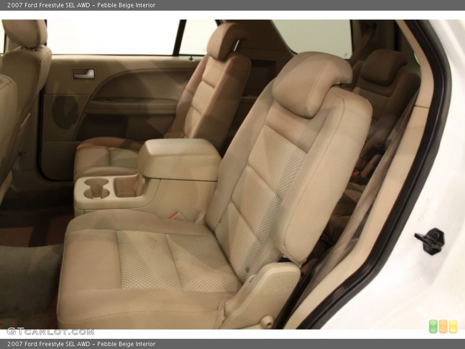 Pebble Beige Interior Photo for the 2007 Ford Freestyle SEL AWD #55794666