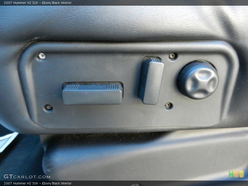 Ebony Black Interior Controls for the 2007 Hummer H2 SUV #55798930