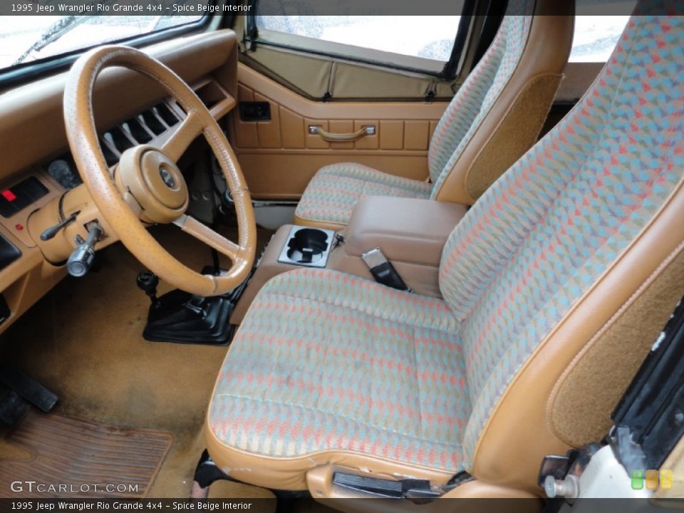 Spice Beige Interior Photo for the 1995 Jeep Wrangler Rio Grande 4x4 #55812004