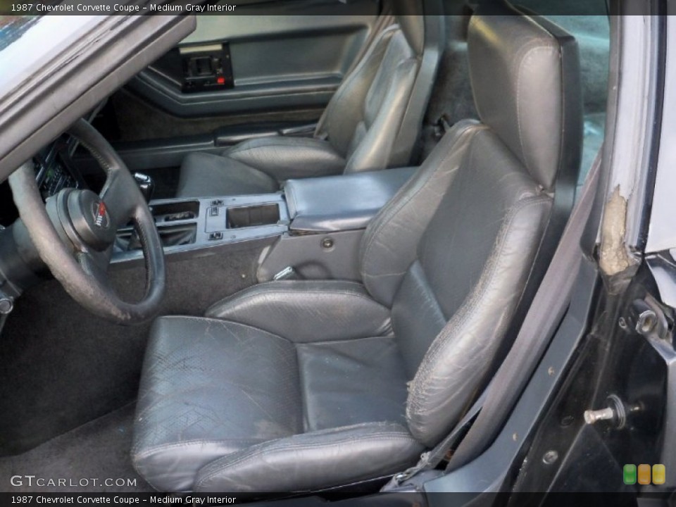 Medium Gray Interior Photo for the 1987 Chevrolet Corvette Coupe #55814669