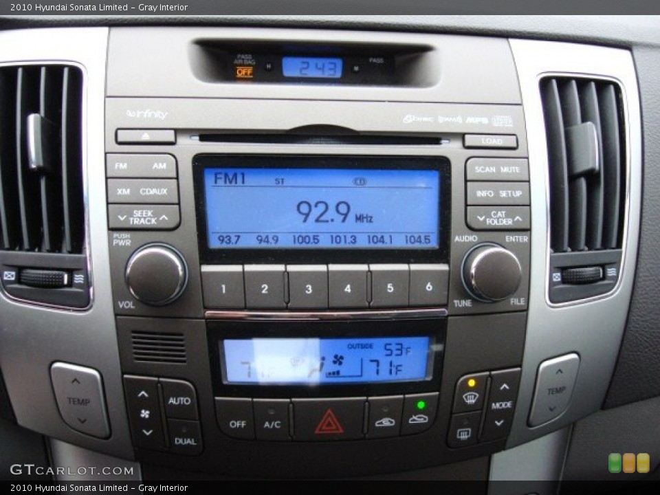 Gray Interior Controls for the 2010 Hyundai Sonata Limited #55829060
