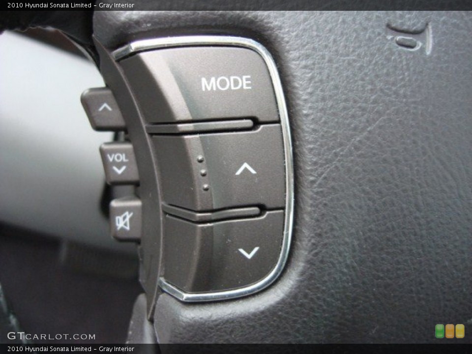 Gray Interior Controls for the 2010 Hyundai Sonata Limited #55829087