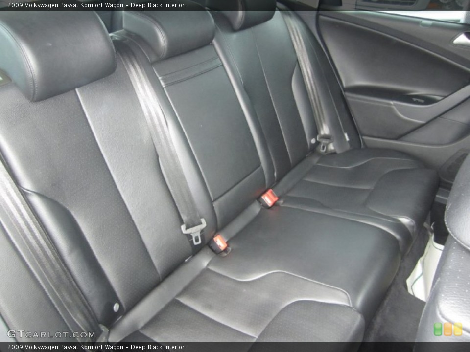Deep Black 2009 Volkswagen Passat Interiors