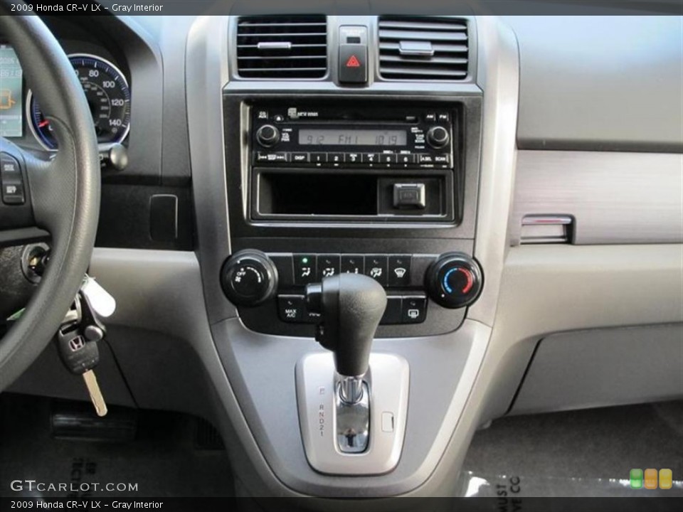 Gray Interior Controls for the 2009 Honda CR-V LX #55838846