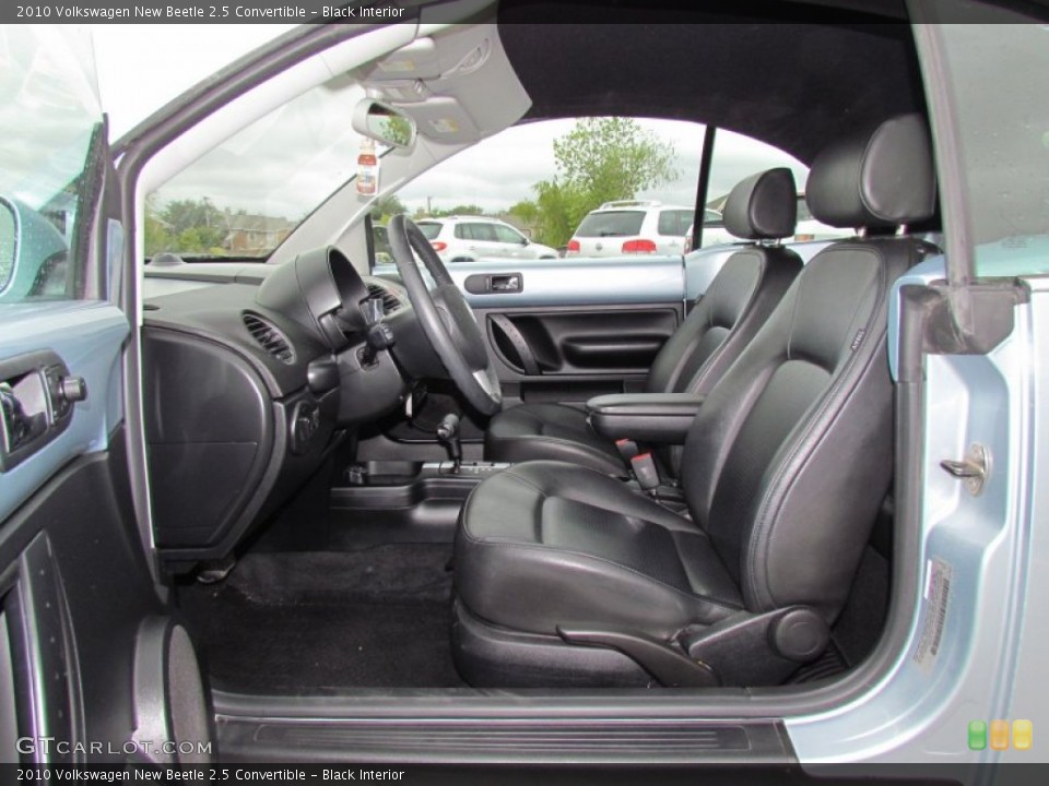 Black Interior Photo for the 2010 Volkswagen New Beetle 2.5 Convertible #55845425