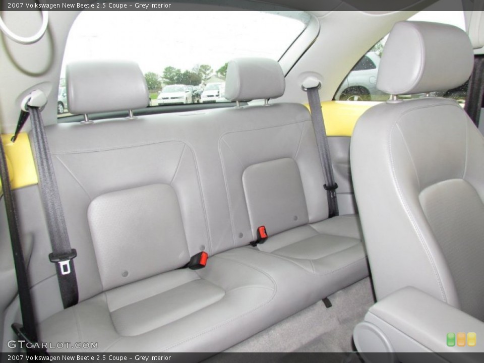 Grey Interior Photo for the 2007 Volkswagen New Beetle 2.5 Coupe #55845632