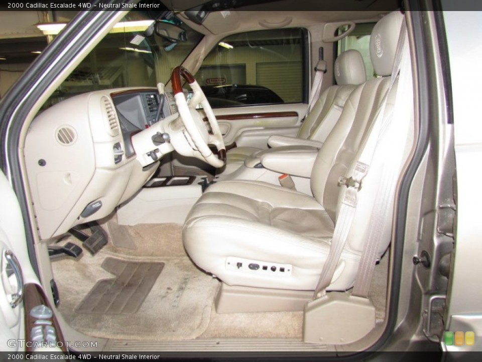 Neutral Shale Interior Photo for the 2000 Cadillac Escalade 4WD #55863490