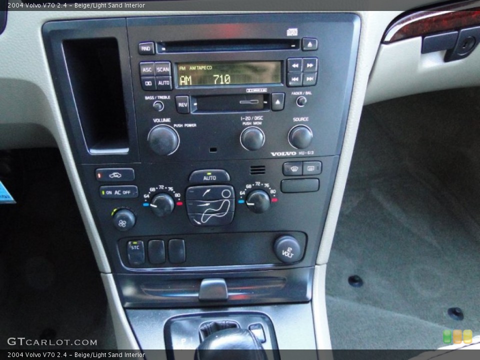 Beige/Light Sand Interior Controls for the 2004 Volvo V70 2.4 #55889317