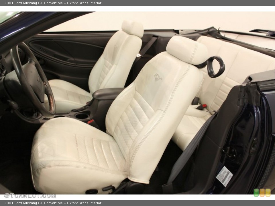 Oxford White Interior Photo for the 2001 Ford Mustang GT Convertible #55900372