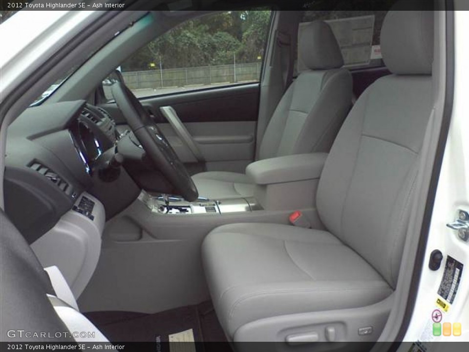 Ash Interior Photo for the 2012 Toyota Highlander SE #55906689