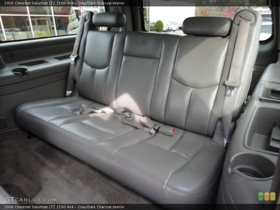 Gray/Dark Charcoal Interior Photo for the 2006 Chevrolet Suburban LTZ 1500 4x4 #55909602