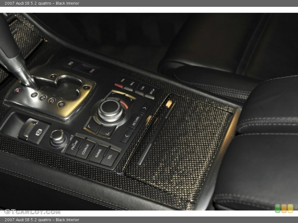 Black Interior Controls for the 2007 Audi S8 5.2 quattro #55911513