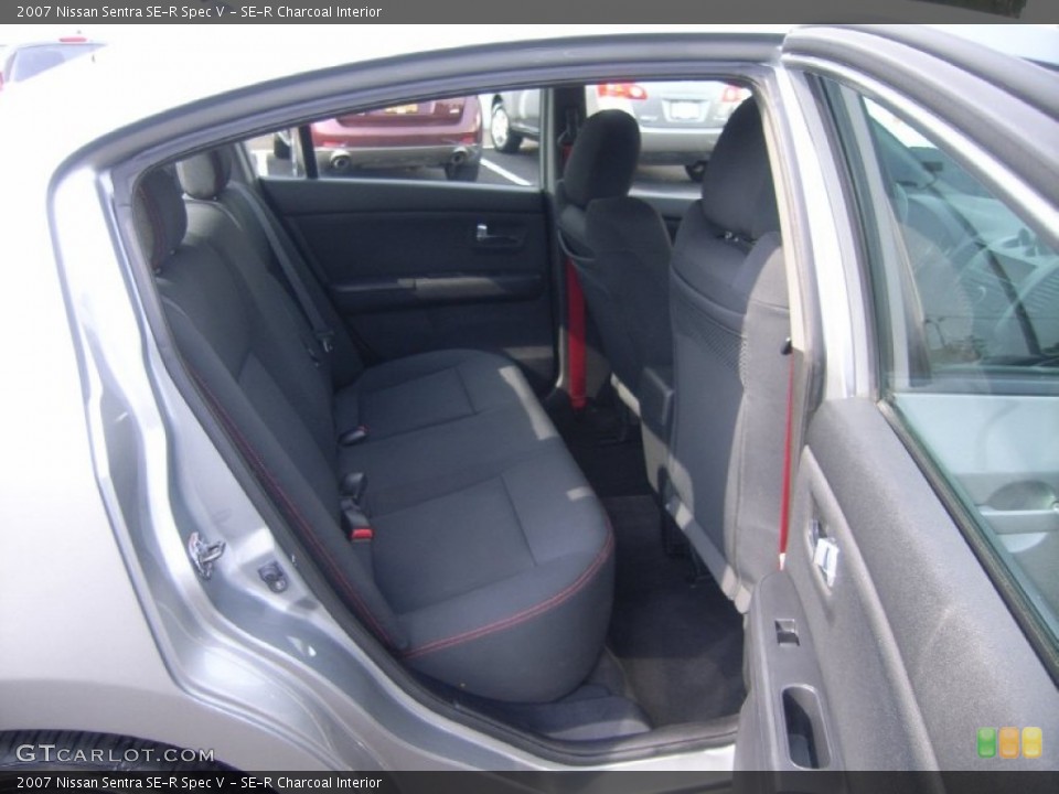 SE-R Charcoal Interior Photo for the 2007 Nissan Sentra SE-R Spec V #55914537