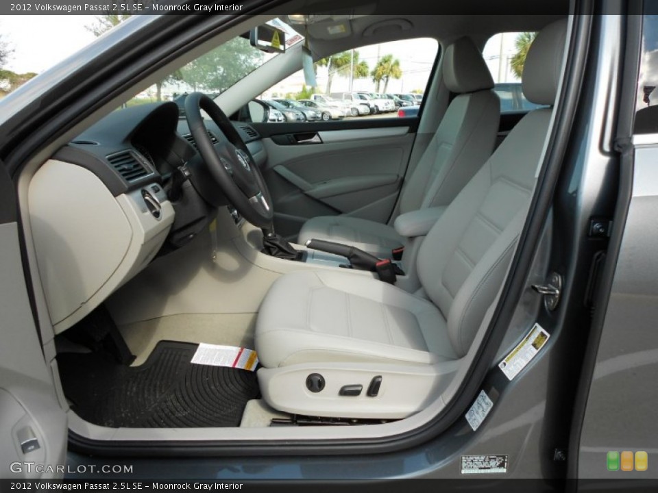 Moonrock Gray Interior Photo for the 2012 Volkswagen Passat 2.5L SE #55921530