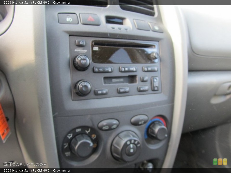 Gray Interior Controls for the 2003 Hyundai Santa Fe GLS 4WD #55922922