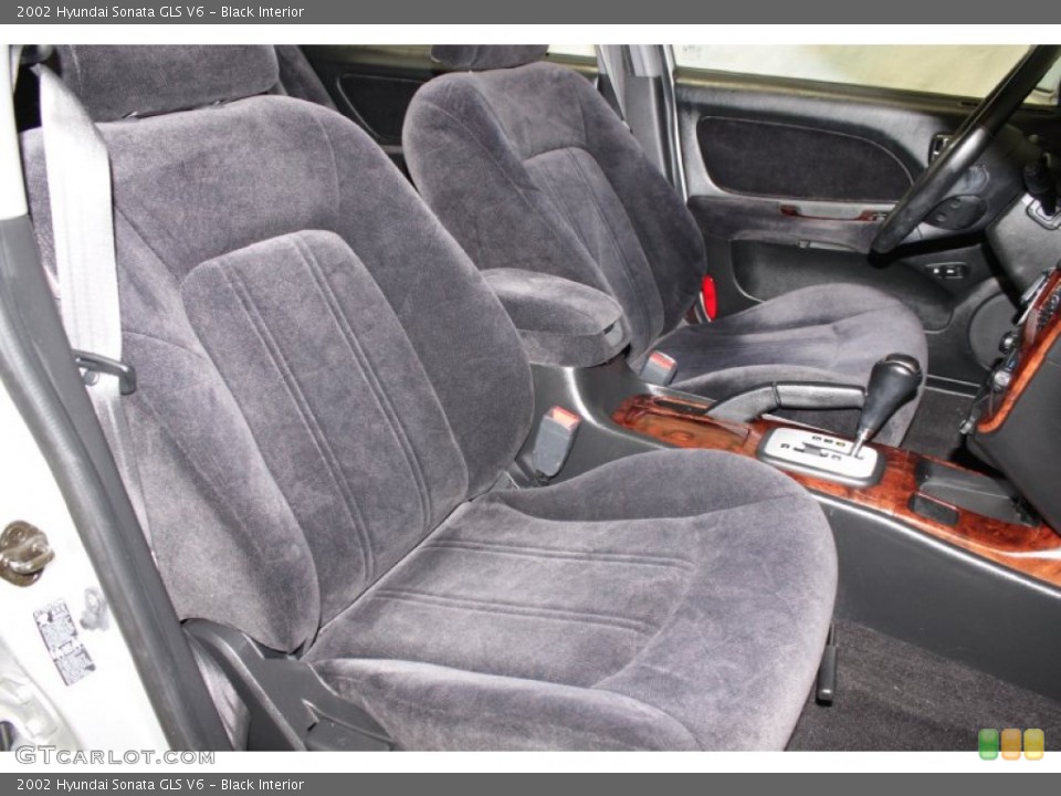 Black Interior Photo for the 2002 Hyundai Sonata GLS V6 #55933773