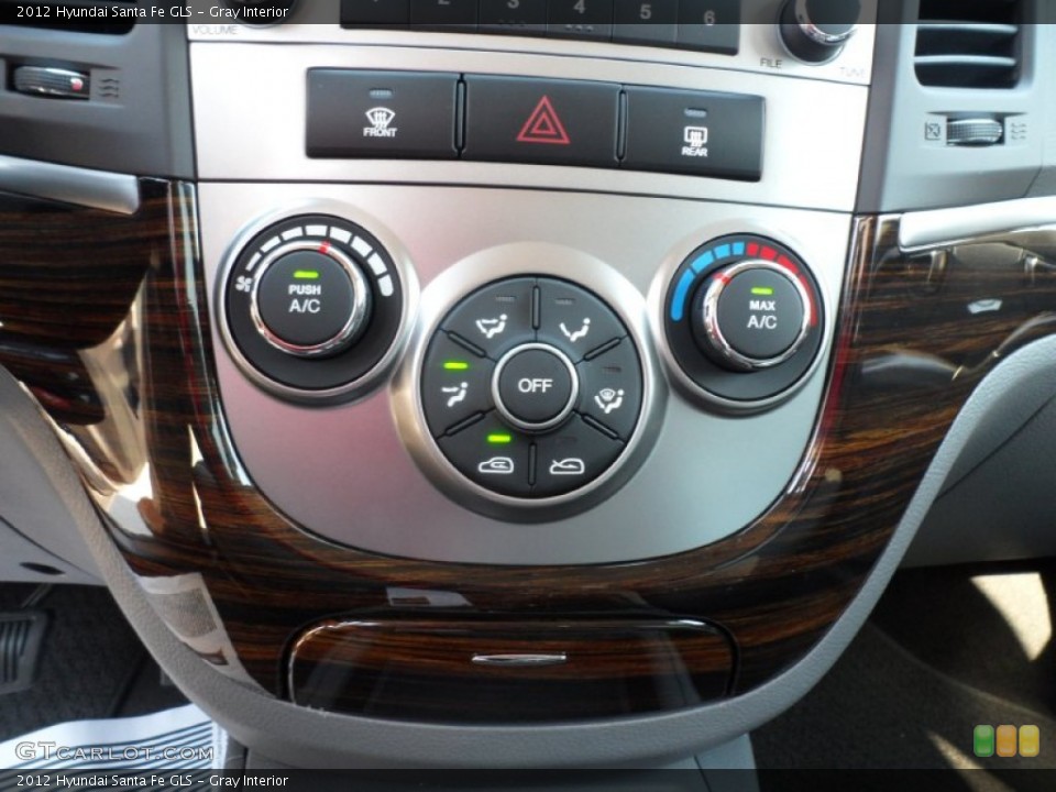 Gray Interior Controls for the 2012 Hyundai Santa Fe GLS #55954102