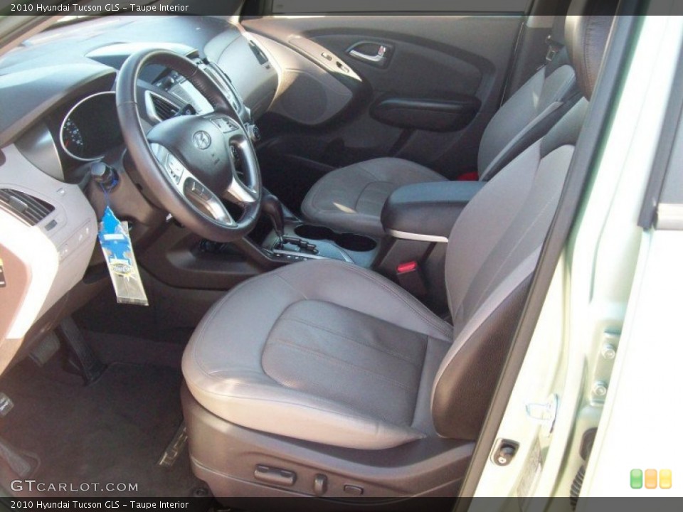 Taupe Interior Photo for the 2010 Hyundai Tucson GLS #55964691