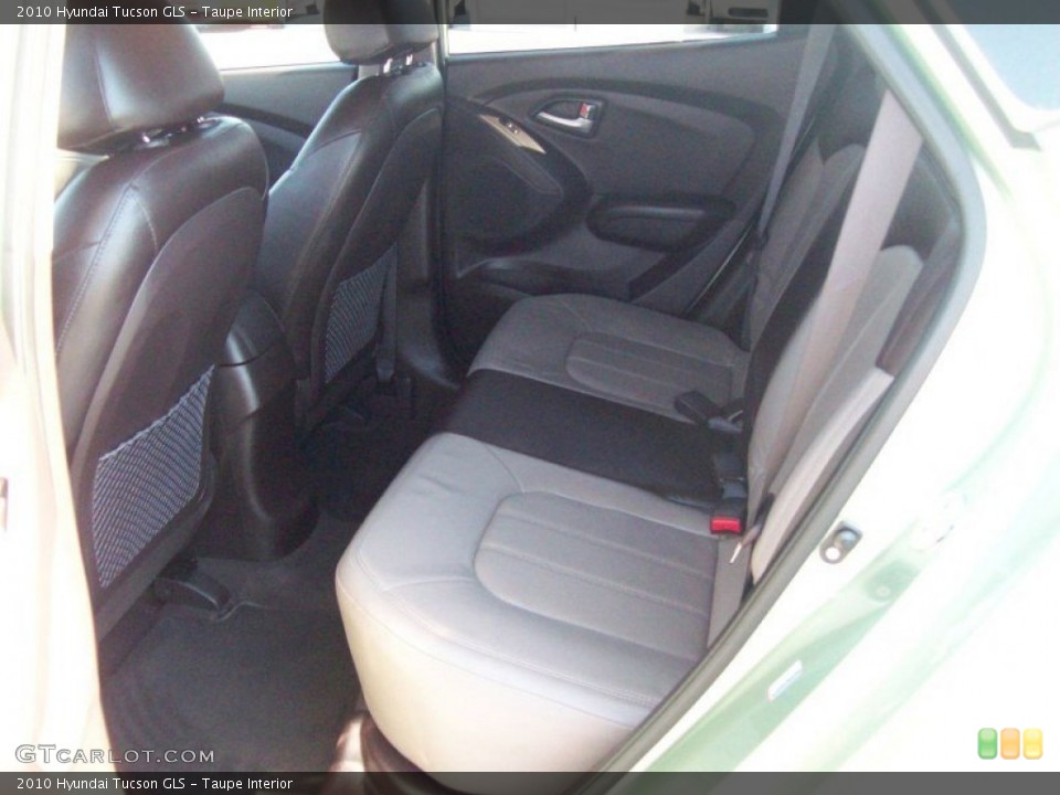 Taupe Interior Photo for the 2010 Hyundai Tucson GLS #55964694