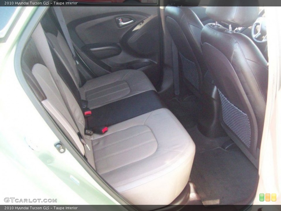 Taupe Interior Photo for the 2010 Hyundai Tucson GLS #55964707