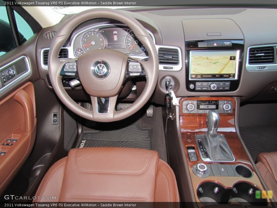 Saddle Brown Interior Dashboard for the 2011 Volkswagen Touareg VR6 FSI Executive 4XMotion #55970907